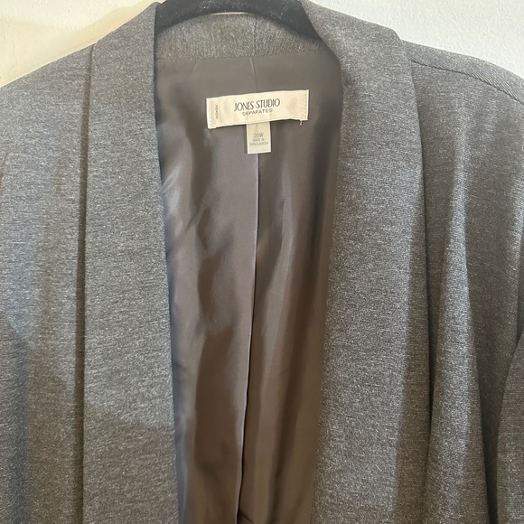Jones New York Gray Blazer - Picture 2 of 2